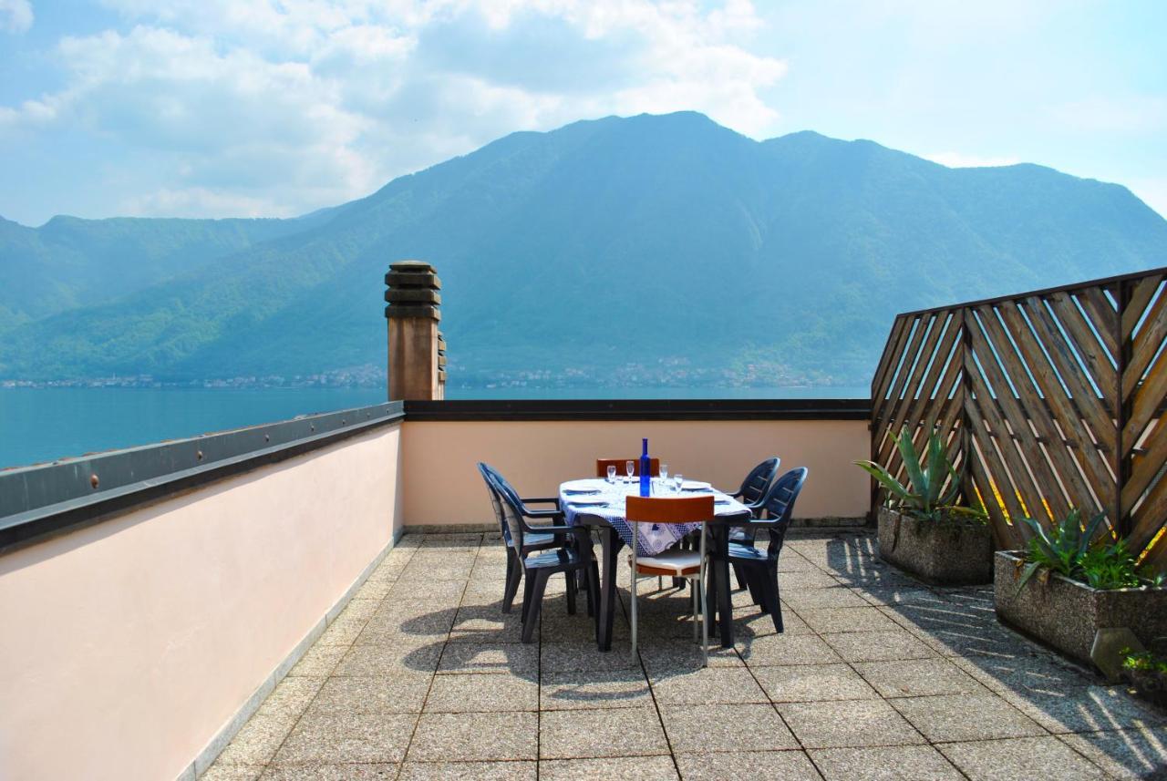 サーラ・コマチーナLoft With Big Terrace Lake Viewアパートメント エクステリア 写真