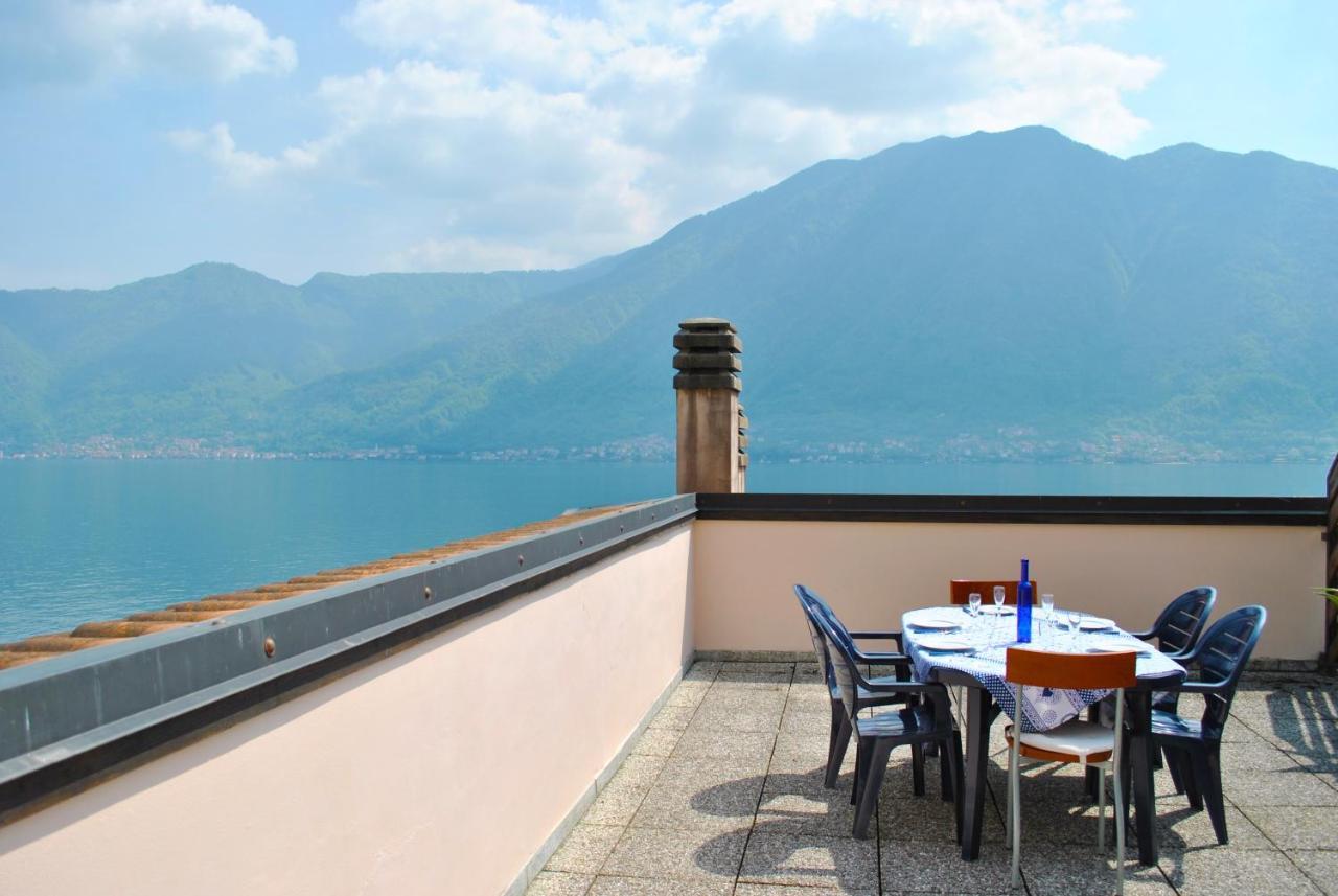 サーラ・コマチーナLoft With Big Terrace Lake Viewアパートメント エクステリア 写真